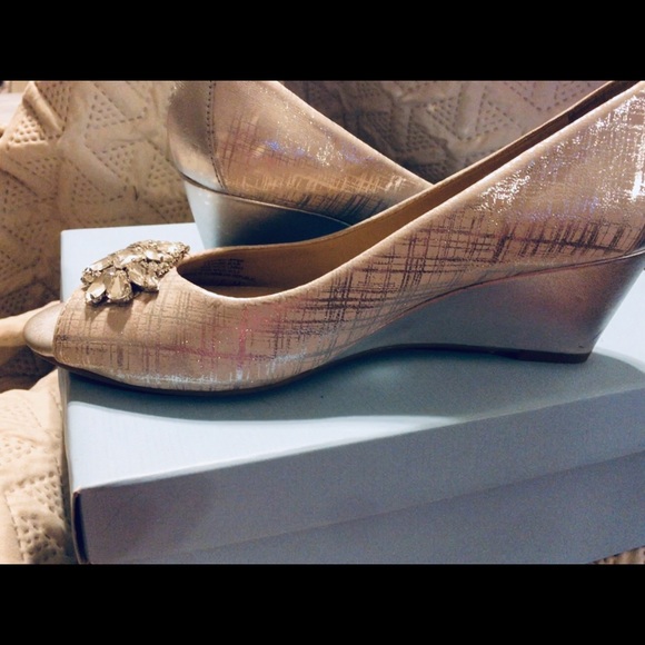 Antonio Melani Shoes (Style: Estah) (Size 6.5) - Picture 3 of 8